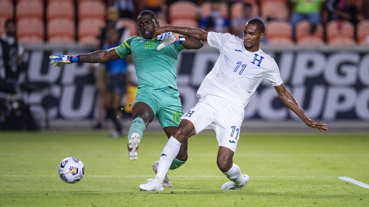Jerry Bengtson vuelve al gol con Honduras seis años después gracias a un error de Granada