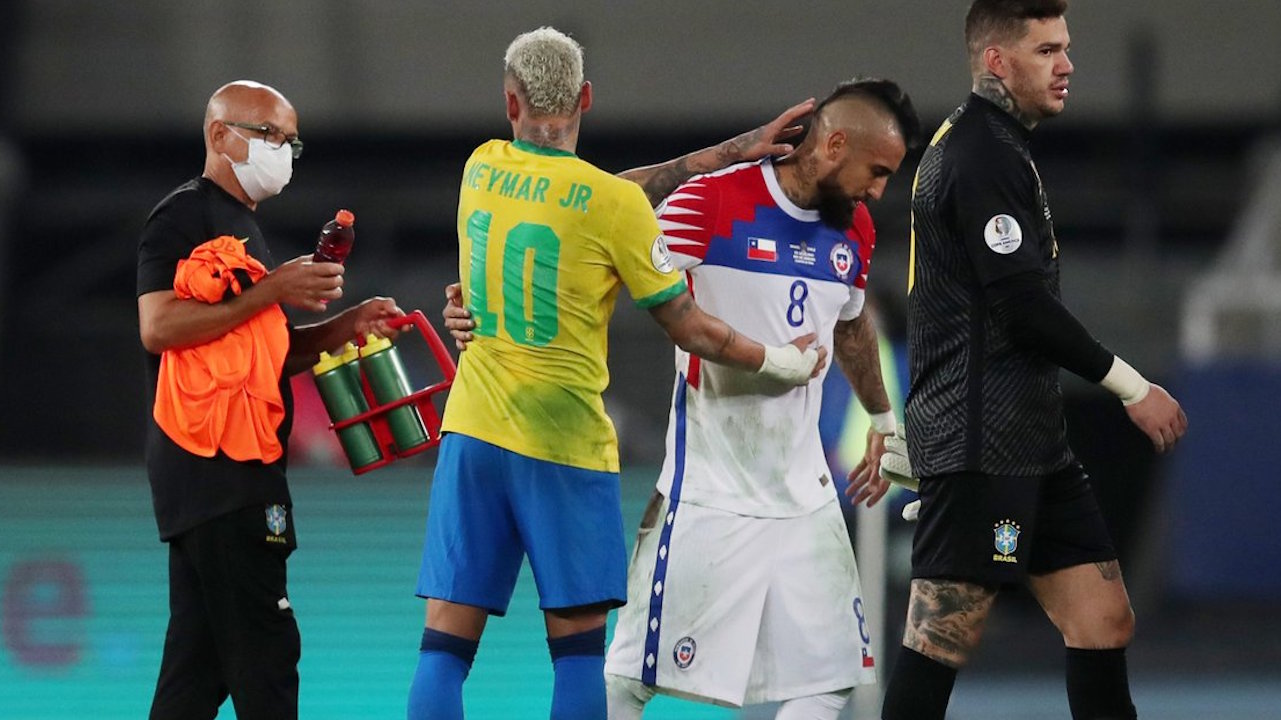 Así se burló Neymar de Arturo Vidal tras eliminarlos de la Copa América: 'Llorar es gratis'