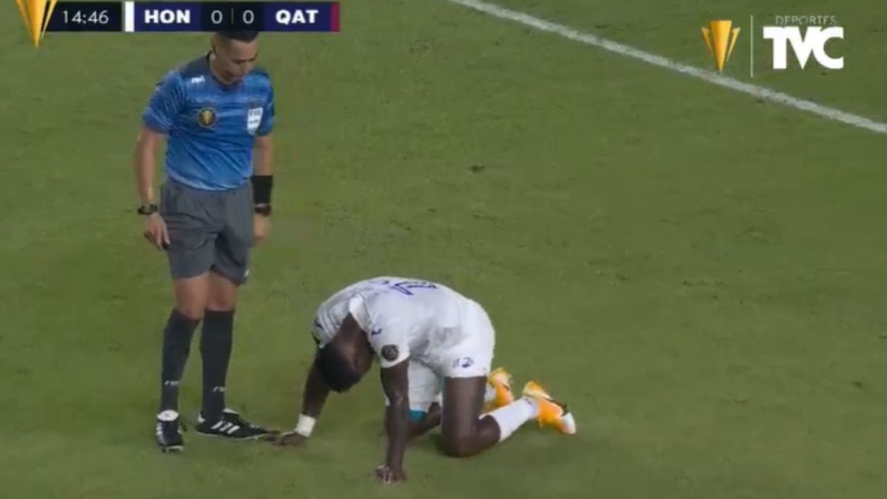 ¡Lamentable! Romell Quioto sale lesionado contra Qatar y su Copa Oro pudo haber terminado
