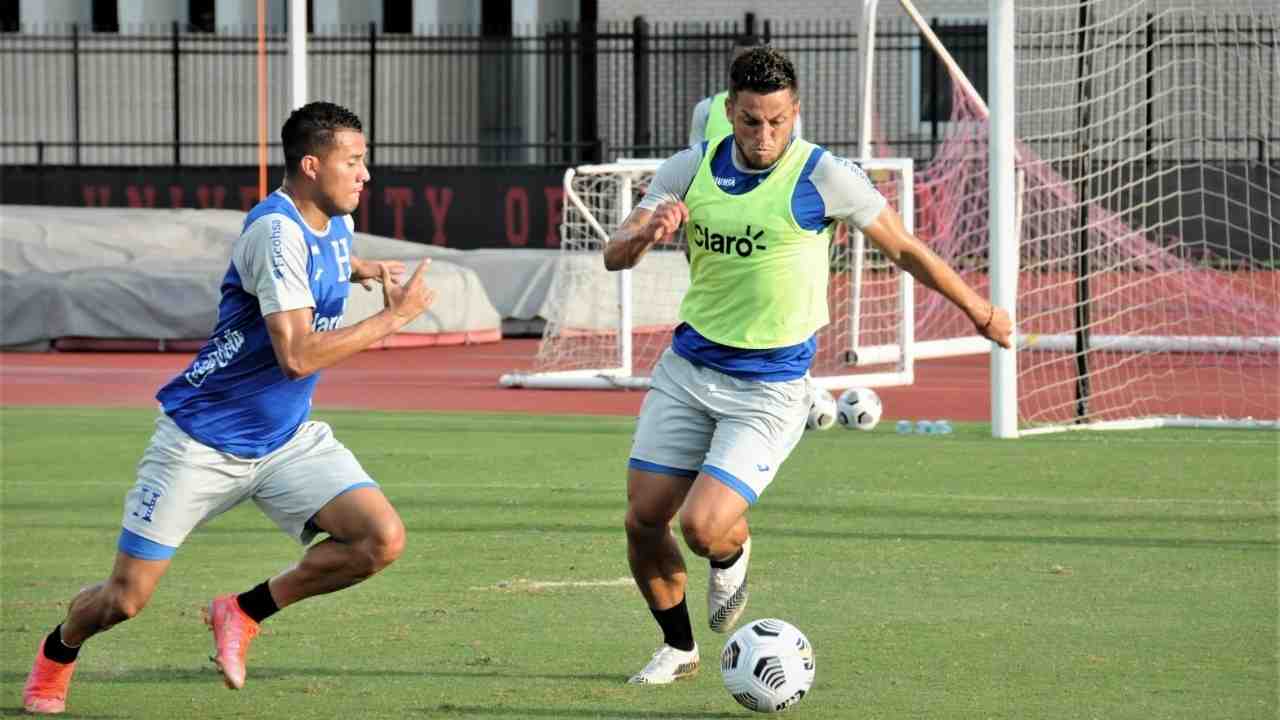 ¡Siguen las malas noticias para la H! Dos jugadores hondureños con covid-19 previo al duelo ante México de la Copa Oro