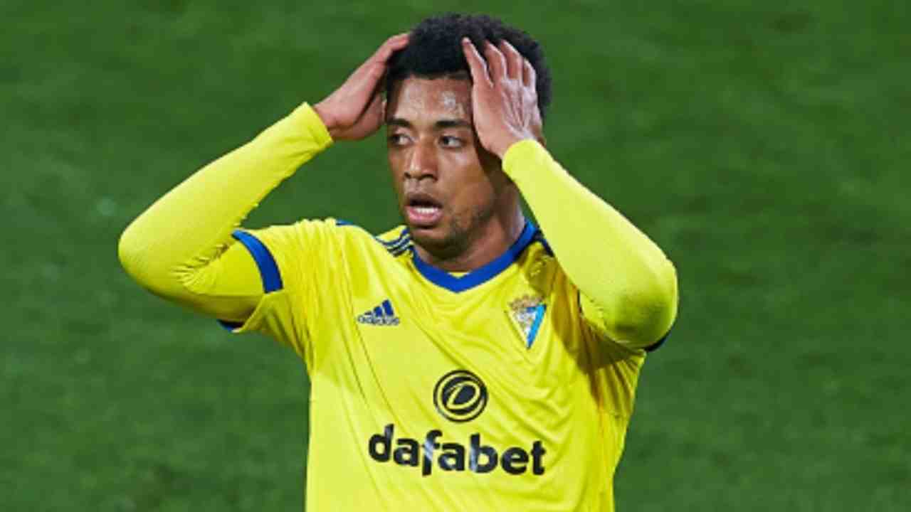 Revelan la lesión que sufrió Choco Lozano con el Cádiz y el posible tiempo de baja