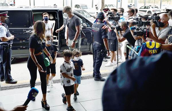 Familia Messi viaja Paris