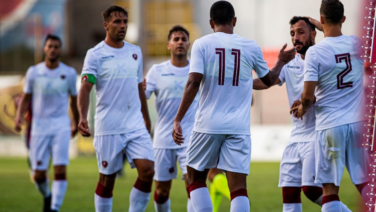 Rigo Rivas amenaza con tener una temporada goleadora en el Reggina de Italia