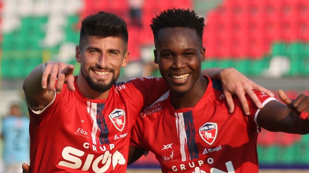 Rubilio Castillo se viste de héroe y vuelve a ser la figura de su equipo dando el gol del triunfo