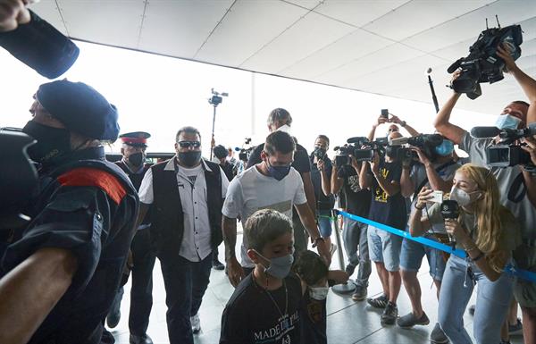 Familia messi viaja parís