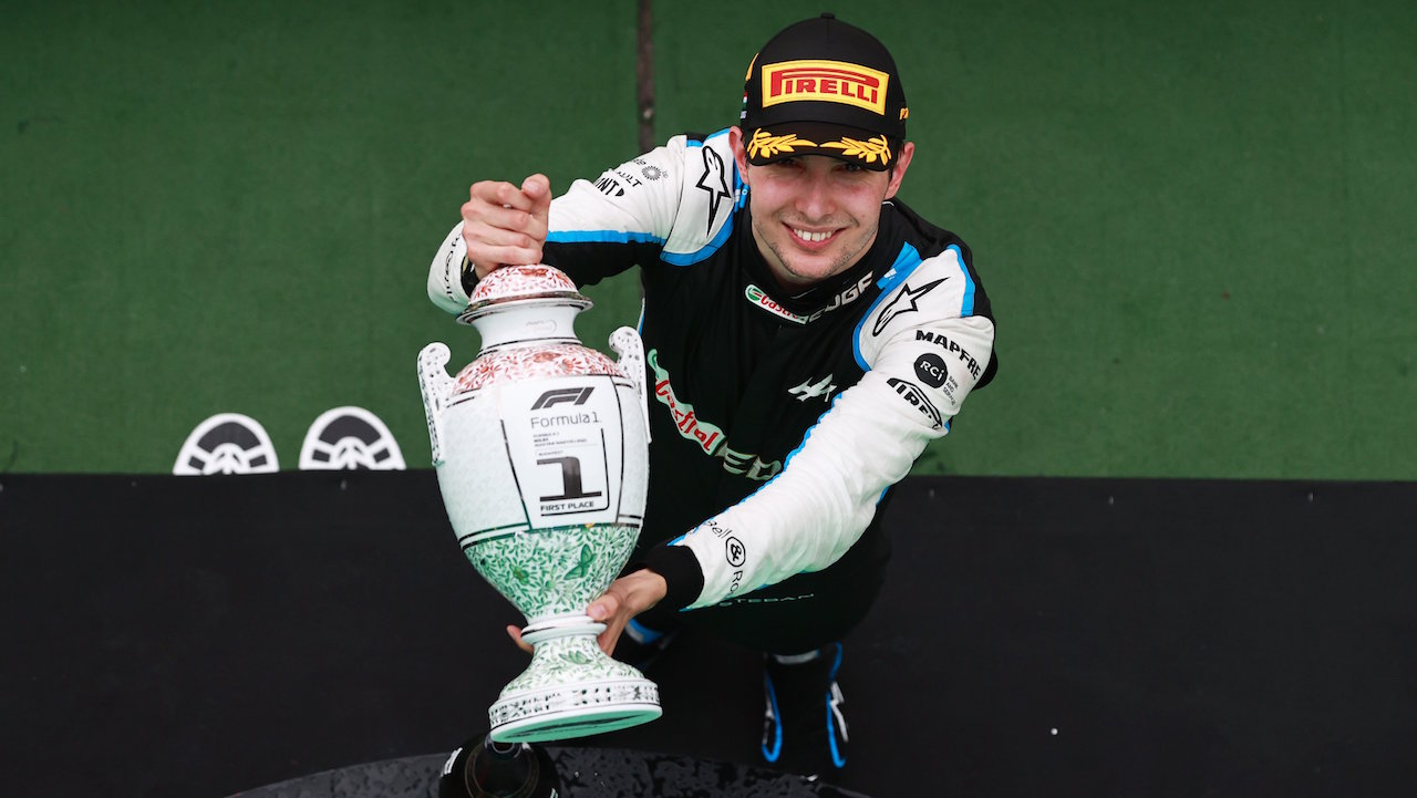 Esteban Ocon ganó en Hungría y Lewis Hamilton nuevo líder del Mundial
