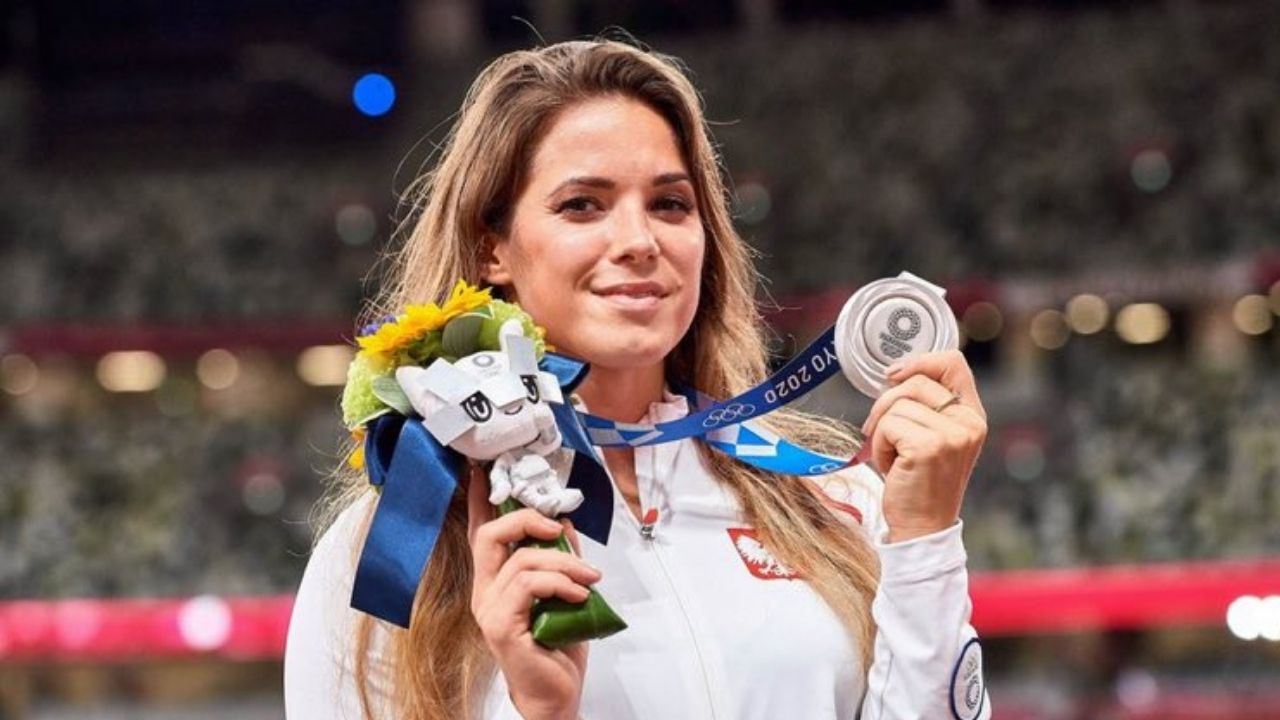 Medallista olímpica subastó su plata en Tokio para ayudar a un bebé polaco con una grave deficiencia cardíaca
