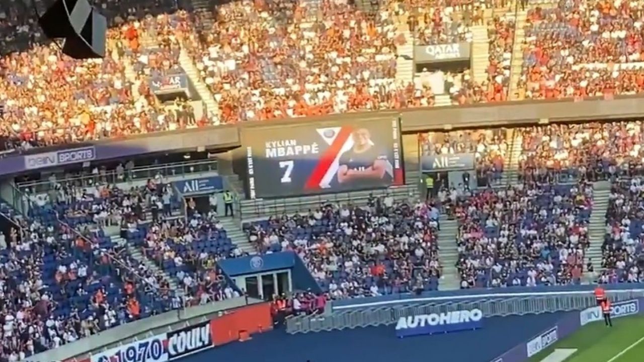 Lo quieren fuera: Así recibió la afición del PSG a Mbappé tras los rumores de su salida