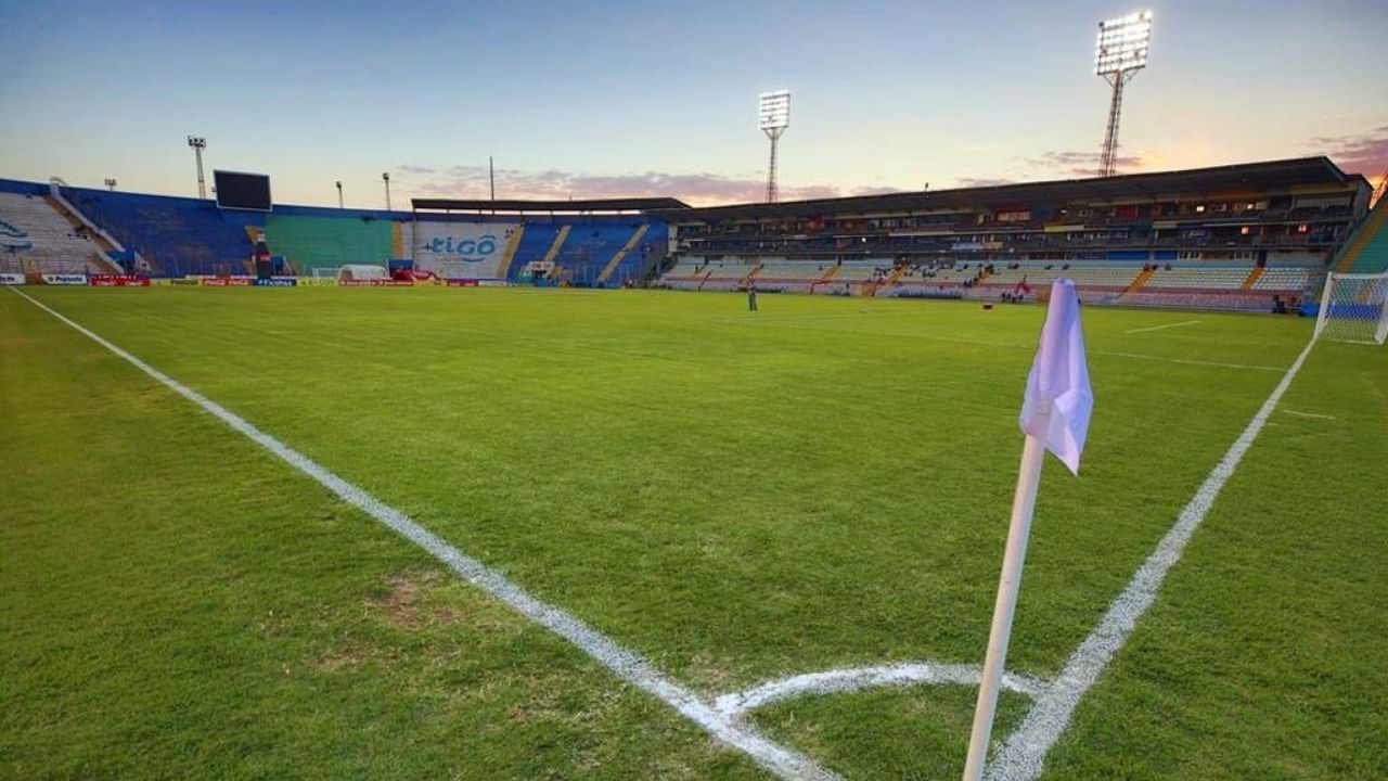 Fútbol a Fondo: Análisis de la situación en las canchas de fútbol de Honduras
