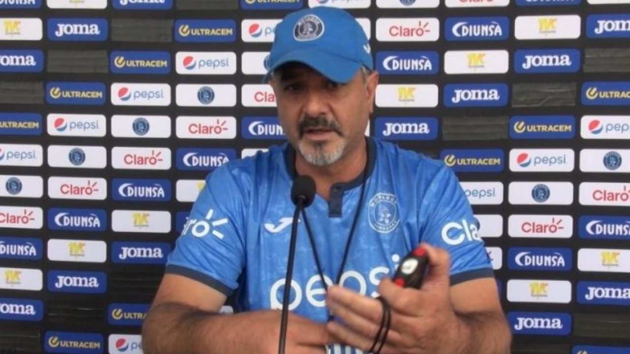Diego Vázquez sobre el liderato: 'No tenemos que retomar nada, solo seguir ahí'