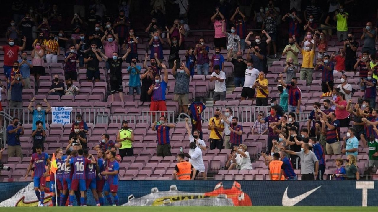 David Faitelson y la dura crítica a los aficionados que silbaron el nombre de Messi en el Camp Nou