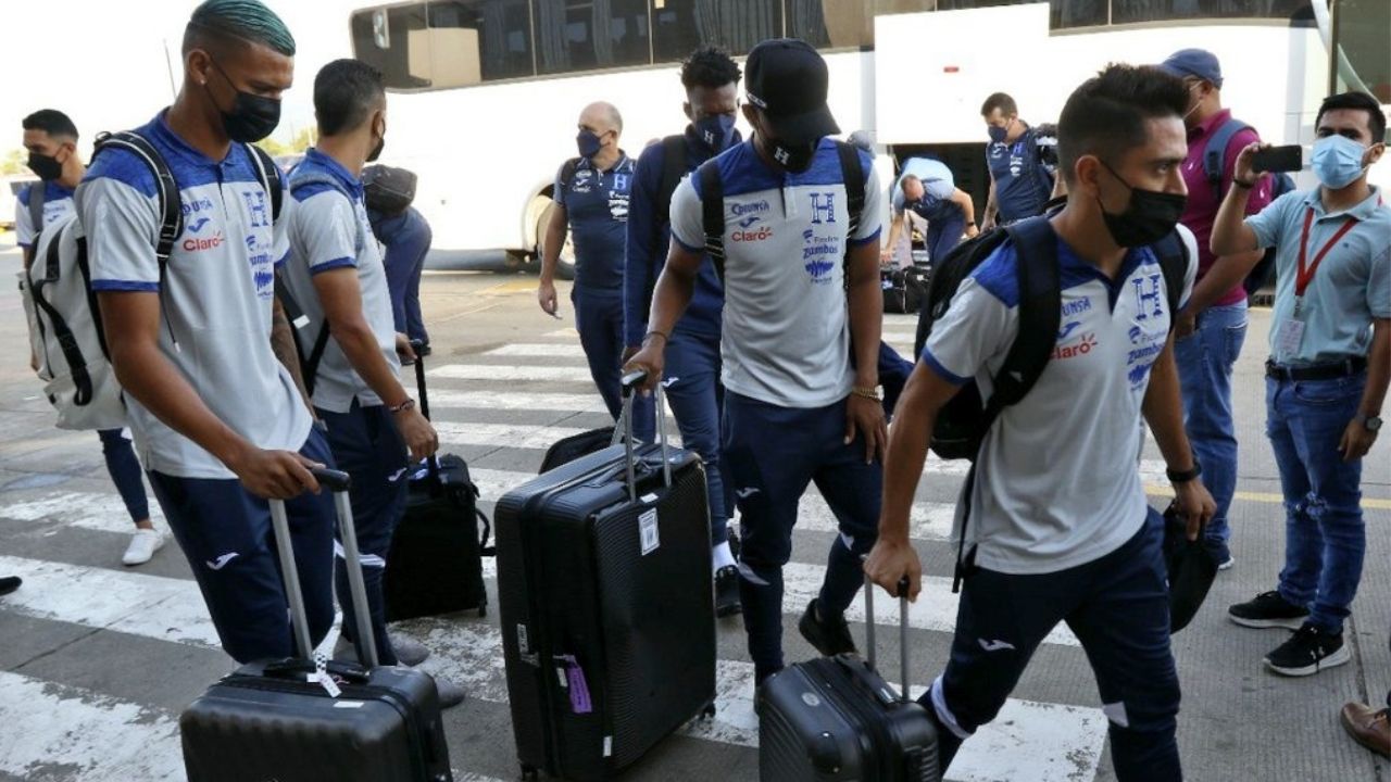 La Selección de Honduras parte rumbo a Canadá para su debut en la eliminatoria mundialista