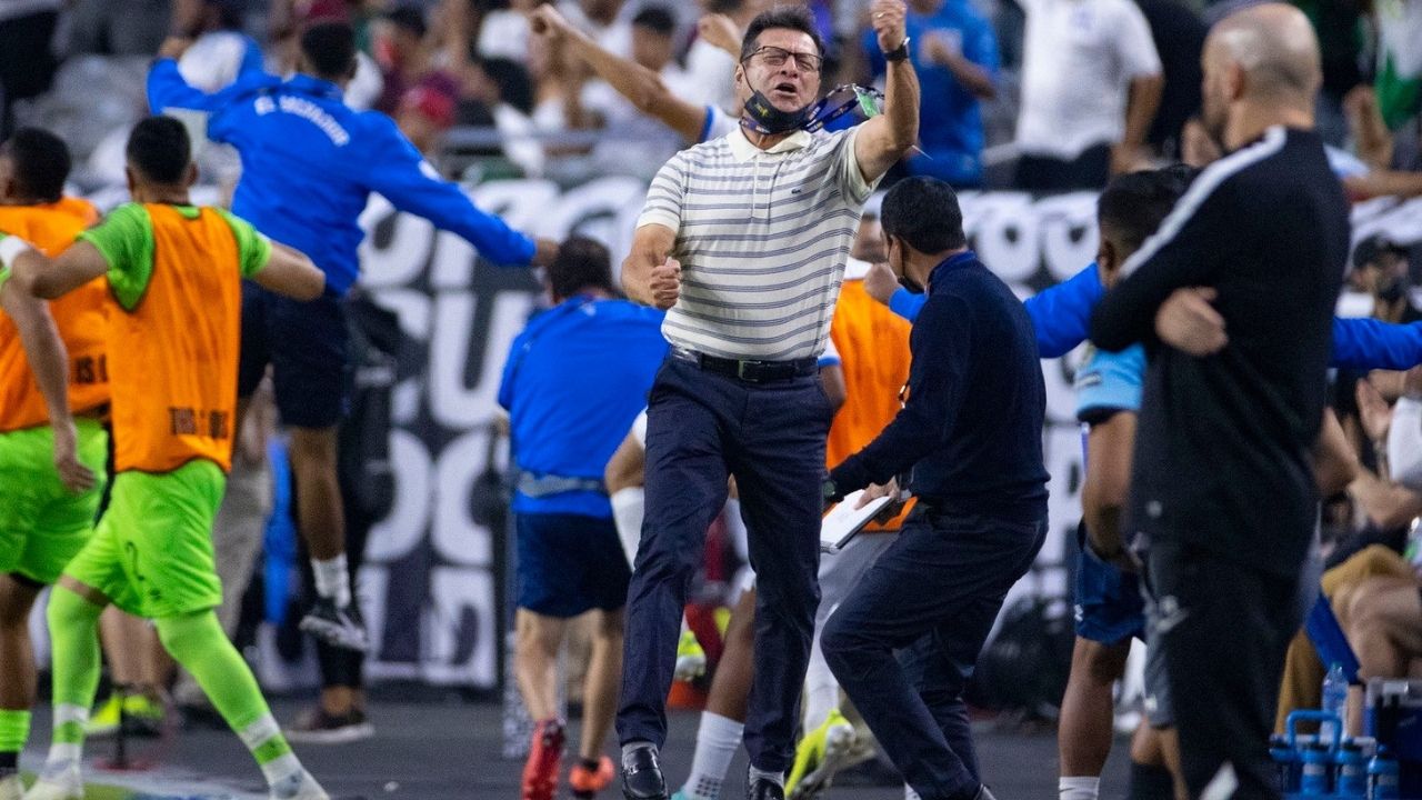 ¡Exclusiva Deportes TVC! Hugo Pérez, entrenador de El Salvador habla de Honduras: 'Me encanta Quioto, es explosivo'