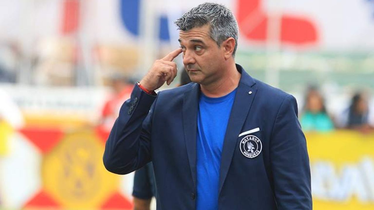 Diego Vázquez reacciona tras la derrota y envía mensaje a Said Martínez