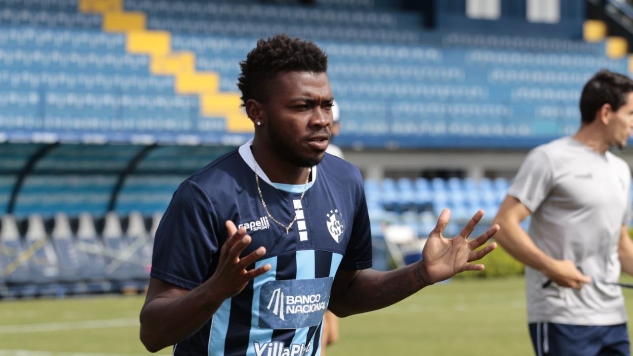Elmer Güity se estrenó con el Cartaginés anotando un golazo en la Liga de Costa Rica