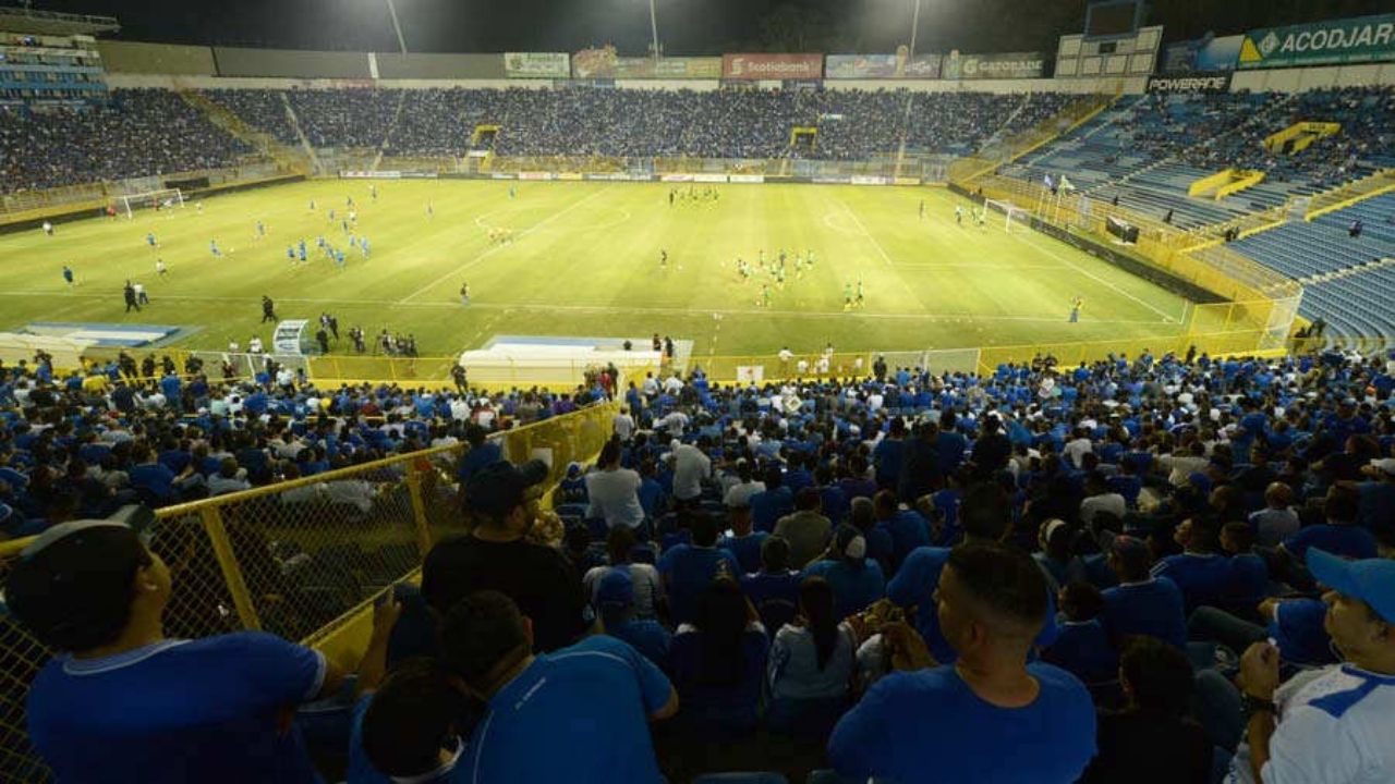 El Salvador comenzará su hazaña mundialista ante Estados Unidos con 28 mil aficionados