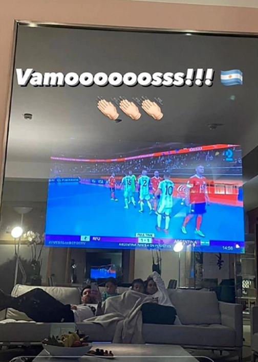 Mensaje de Messi televisor espejo