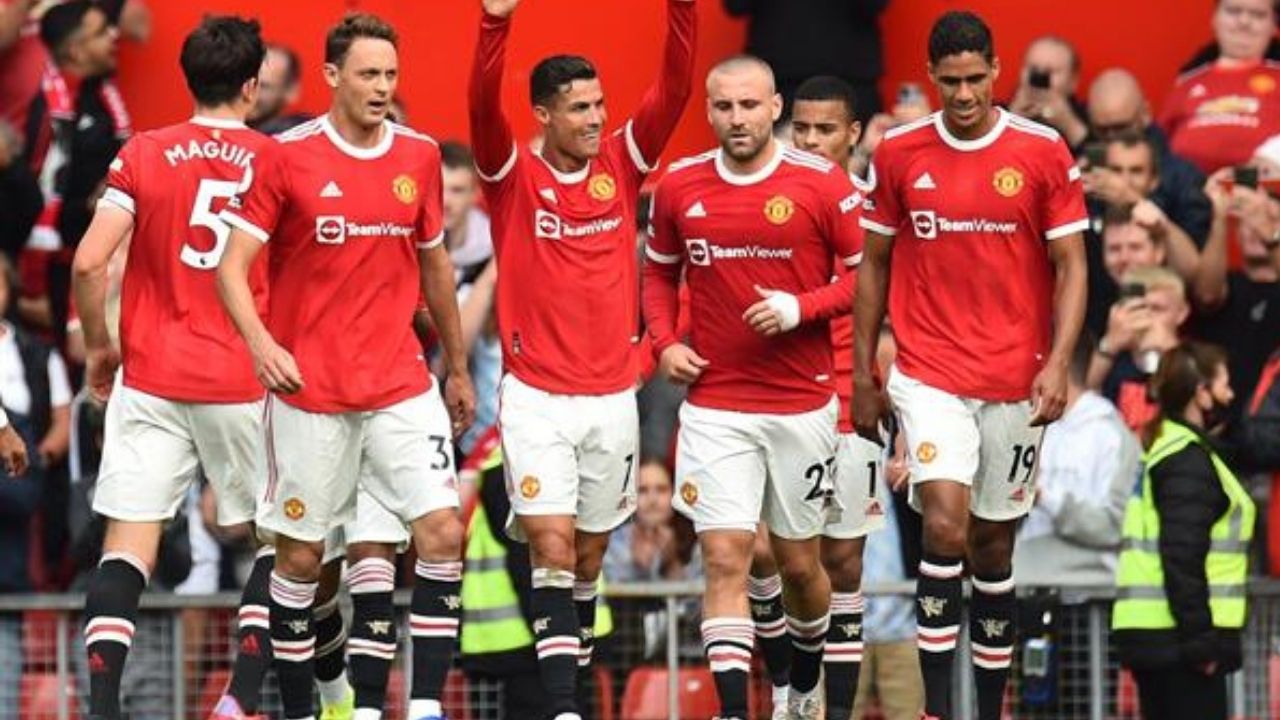 Doblete de Cristiano Ronaldo en su regreso con el Manchester United