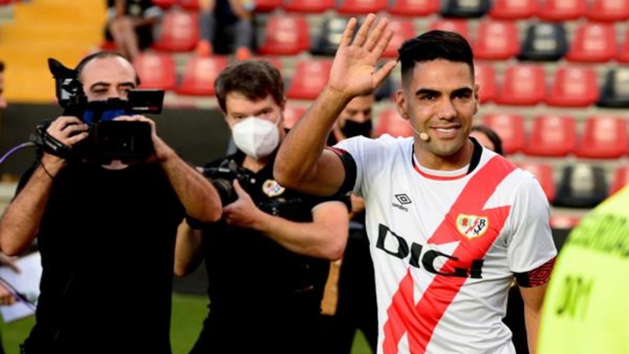 Falcao durante su presentación con el Rayo Vallecano: 'Vengo con ganas y viendo la plantilla me ilusiono'