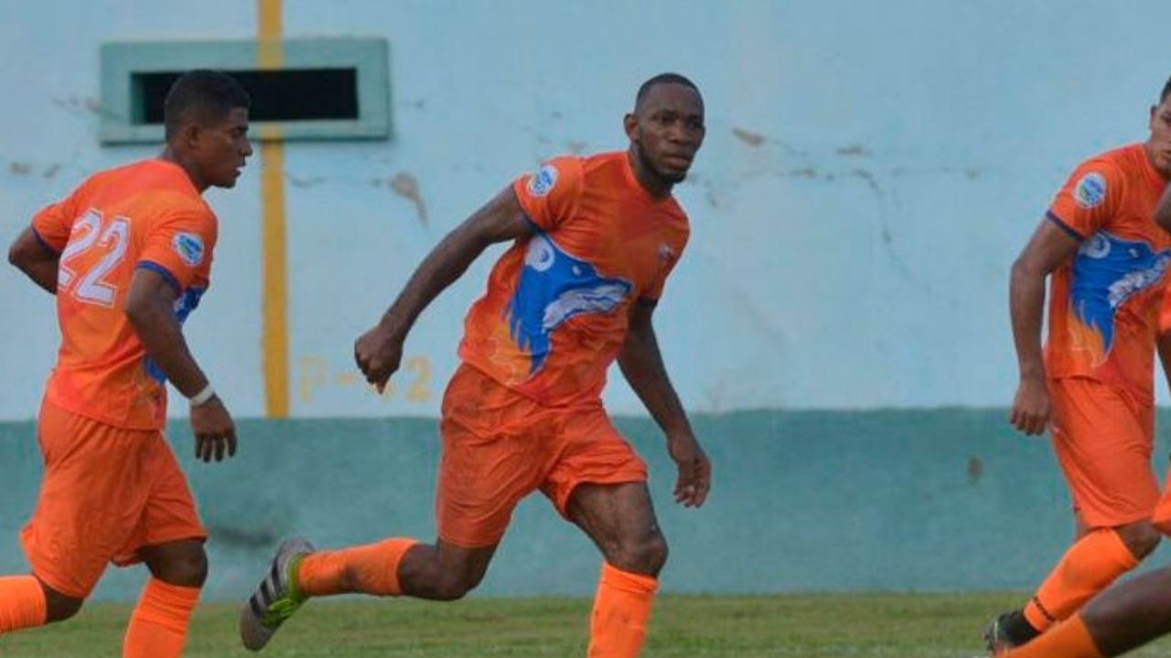 Jairo Róchez: 'Complicado ganar un puesto de titular por el buen trabajo de los compañeros'