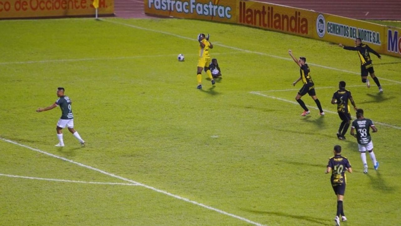 La Comisión de Arbitraje se pronunció por las incidencias en el clásico entre Real España y Marathón