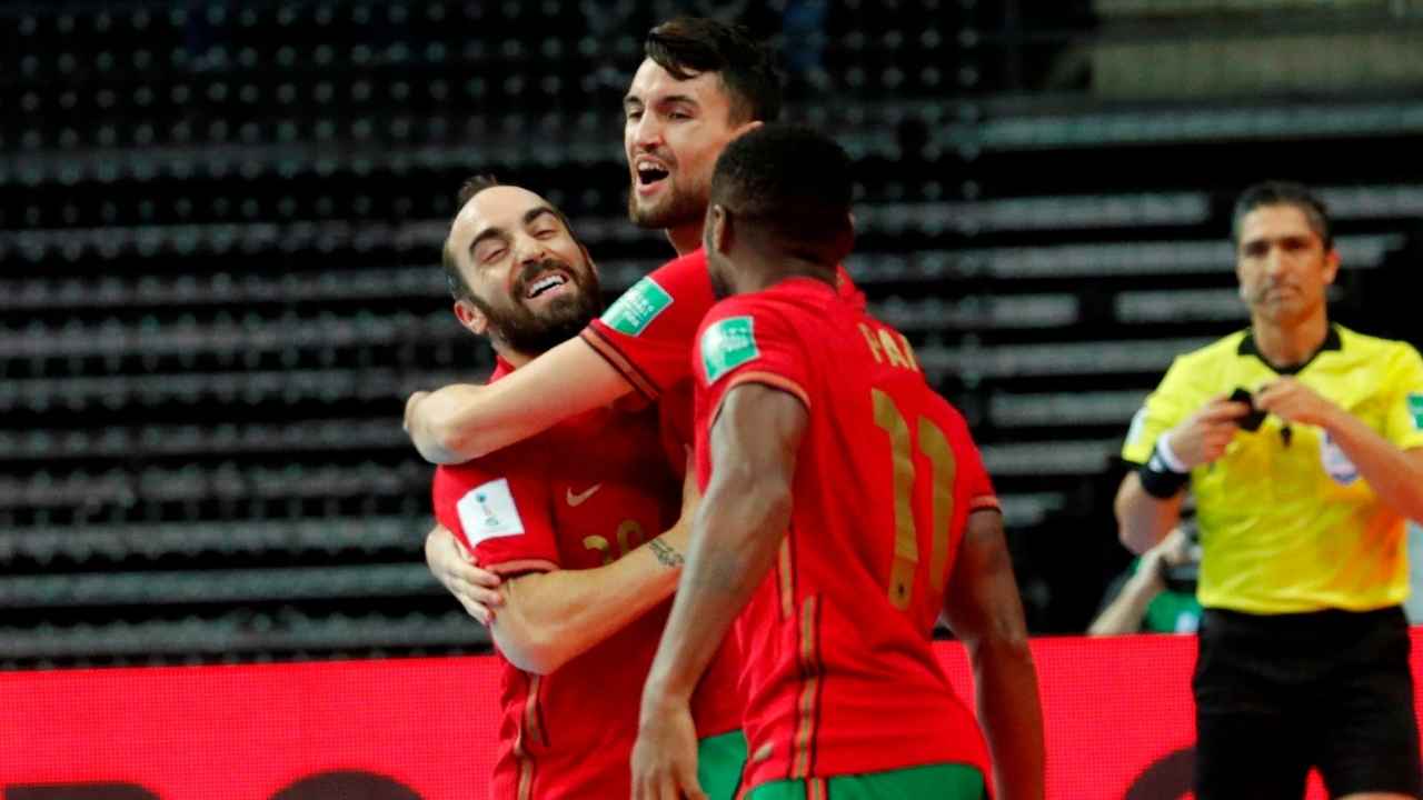 Portugal supera en penales a Kazajistán y se mete a la final