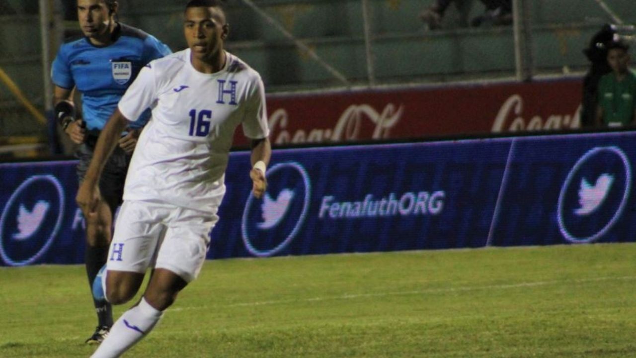 Reggina confirma convocatoria de Rigo Rivas con Honduras para los partidos de octubre