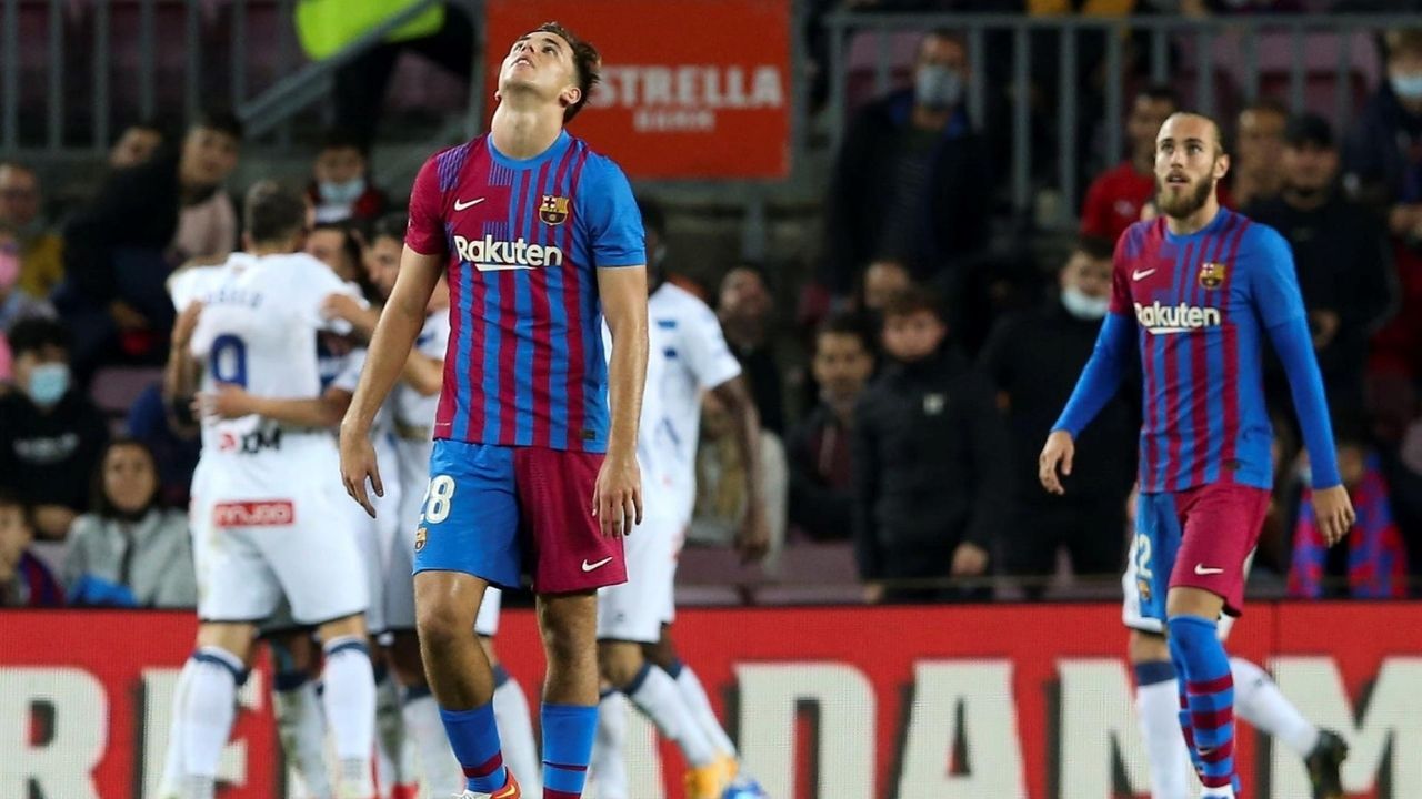 Barcelona sigue sin poder ganar y continúa fuera de los puestos europeos