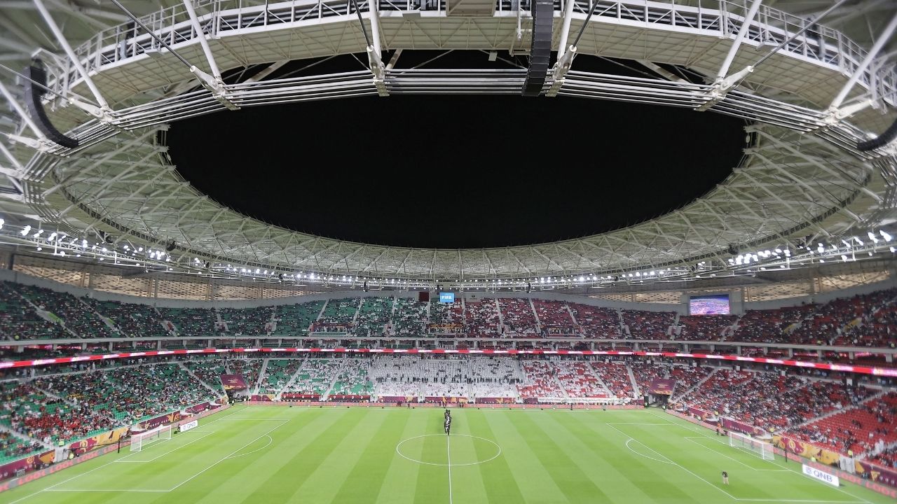 El espectacular estadio de Qatar que se inauguró para el Mundial con un título de Xavi Hernández