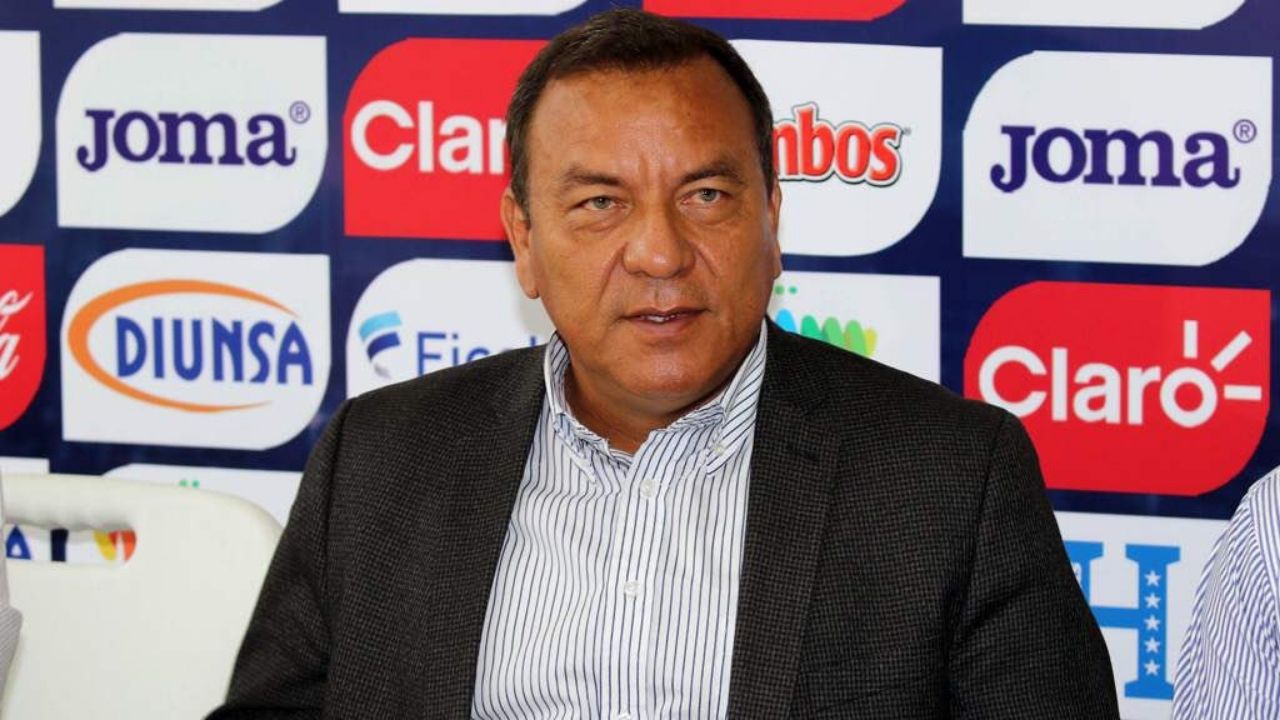 Carlos Tábora será el asistente hondureño que acompañará a El Bolillo Gómez