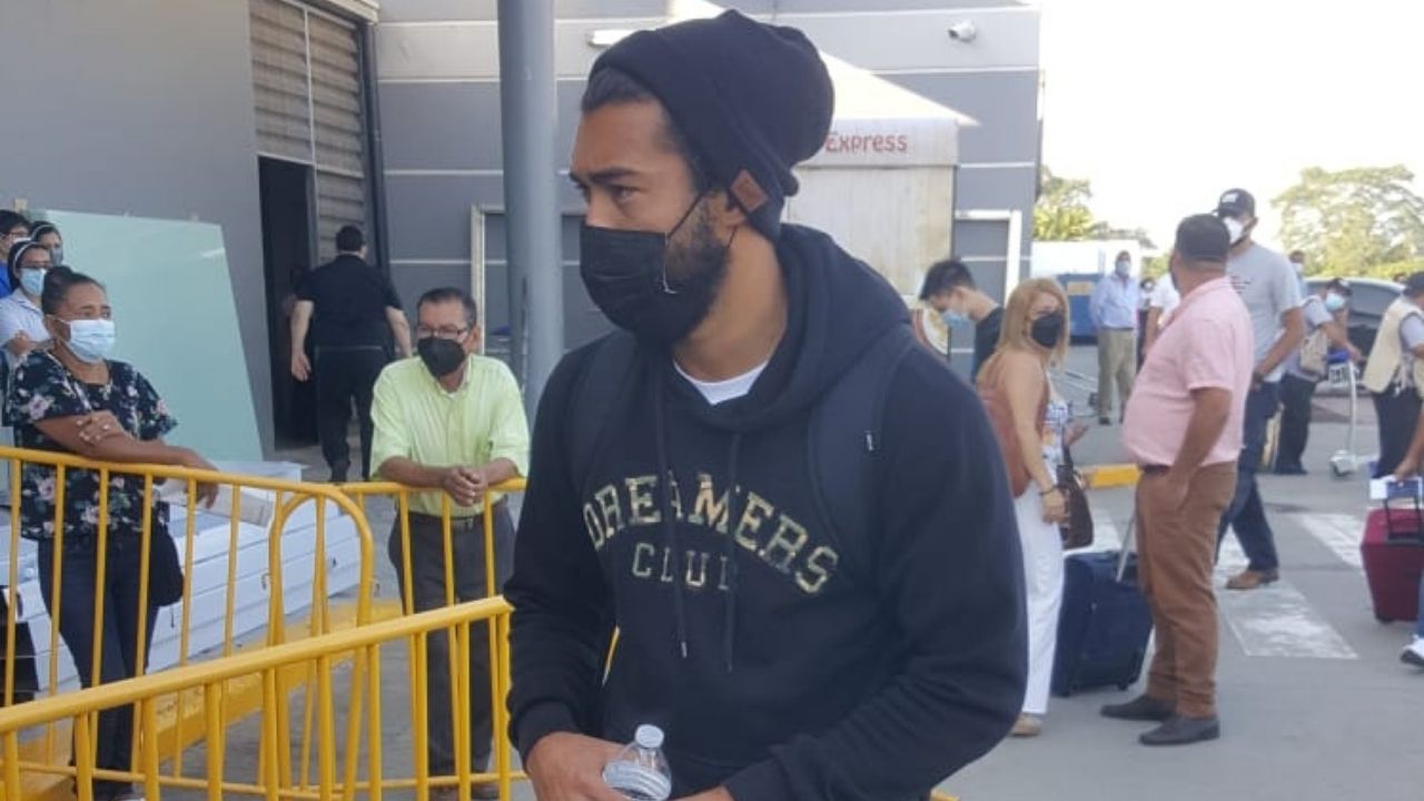 Legionarios hondureños parten a sus equipos luego de disputar la fecha eliminatoria
