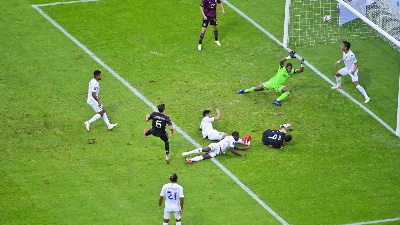 México vence sin problemas a Honduras en el Estadio Azteca