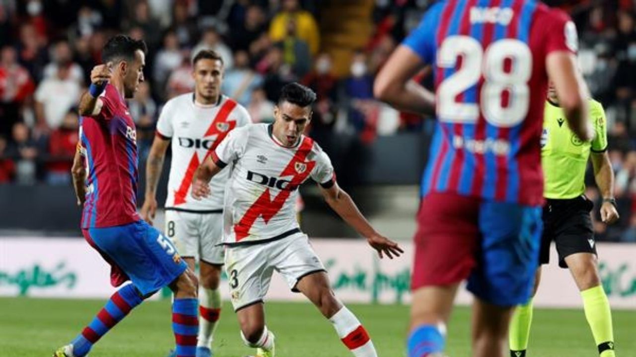 El Rayo Vallecano gana al Barcelona con un gol de Falcao
