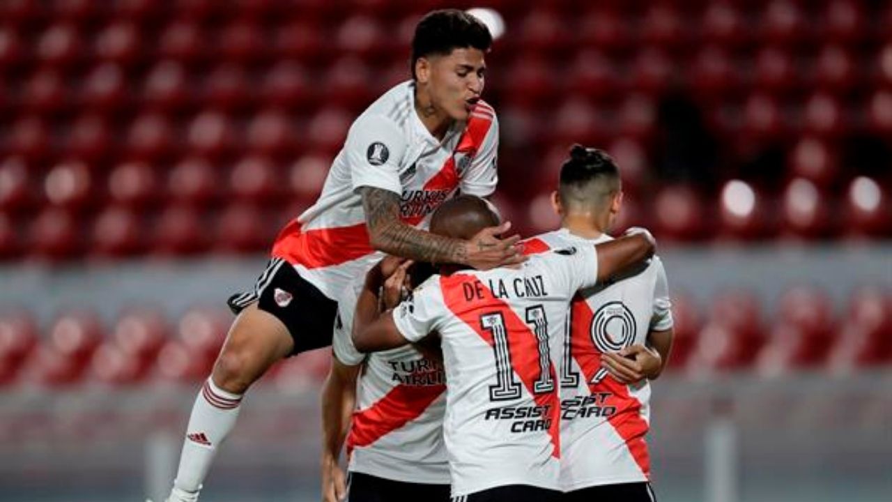 River Plate recibe a Boca Juniors con la ilusión de superar al líder Talleres