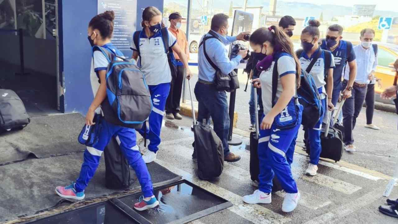 Selección Femenina de Honduras viaja a Estados Unidos por su pase al Premundial