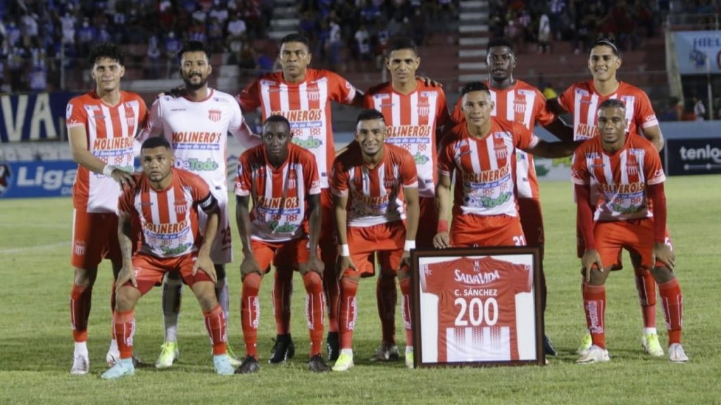 Imagen posada del Vida previo al clásico ante Victoria