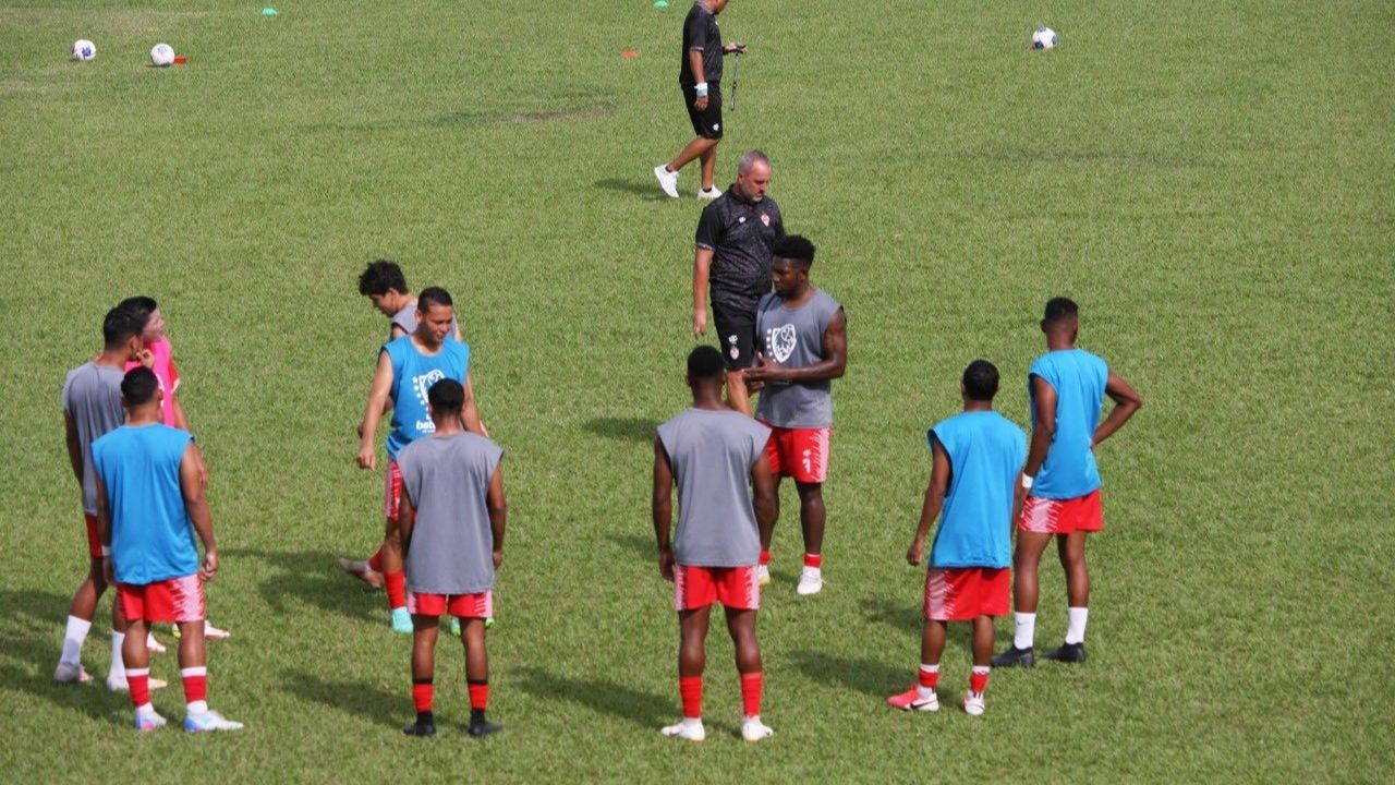 Lobos de la UPN goleó a Real Sociedad y confirma su presencia en la liguilla