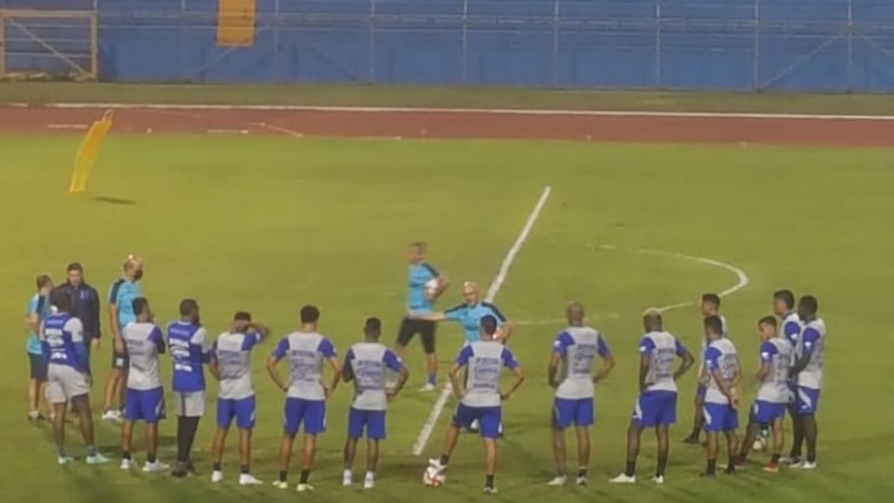 Honduras realizó su primer entrenamiento con la mente puesta en Costa Rica