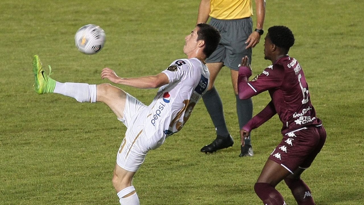 Comunicaciones dio la sorpresa y elimina al Saprissa de la Liga Concacaf