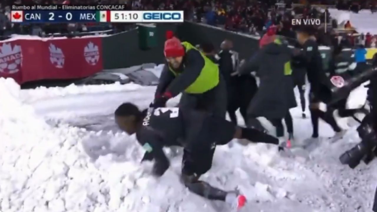 El divertido festejo de Samuel Adekugbe tras el segundo gol de Canadá sobre México