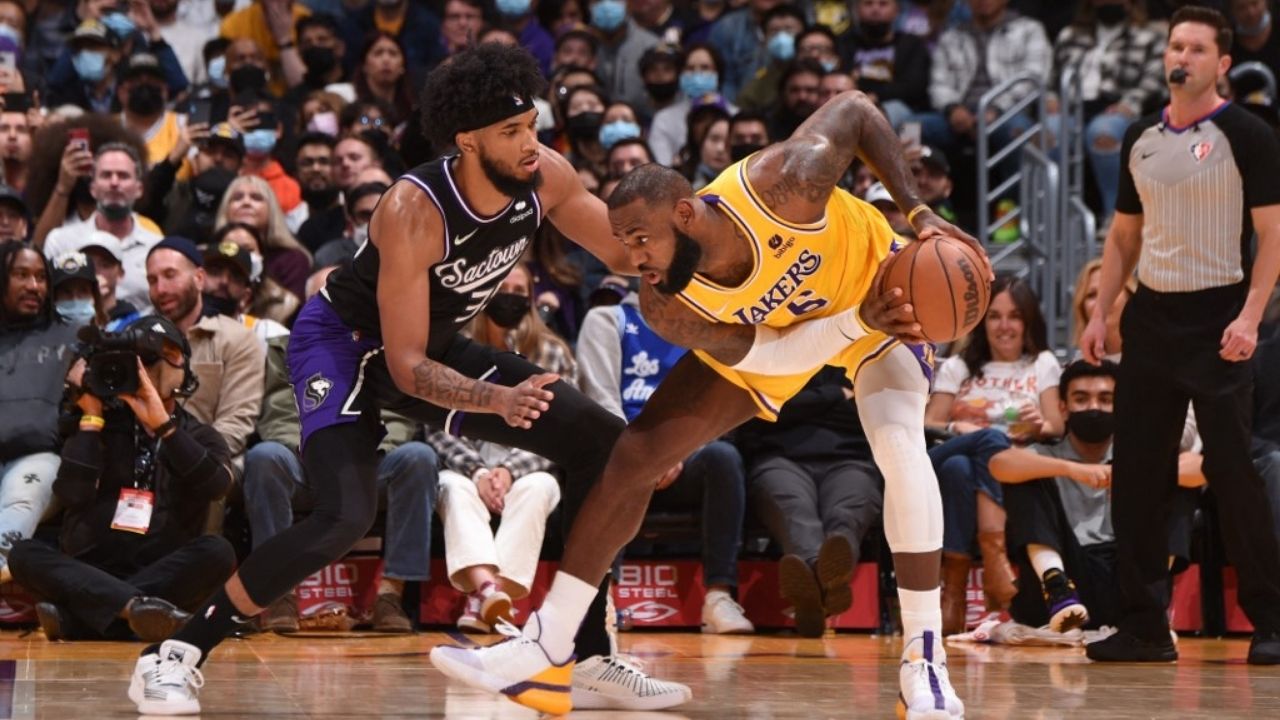 La NBA multa a LeBron James por un 'gesto obsceno' en pleno partido