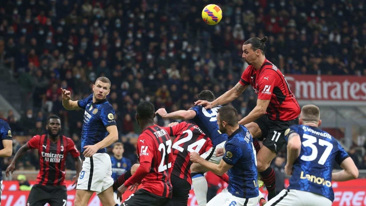 Milan rescató un empate ante el Inter y sigue sublíder en la Serie A