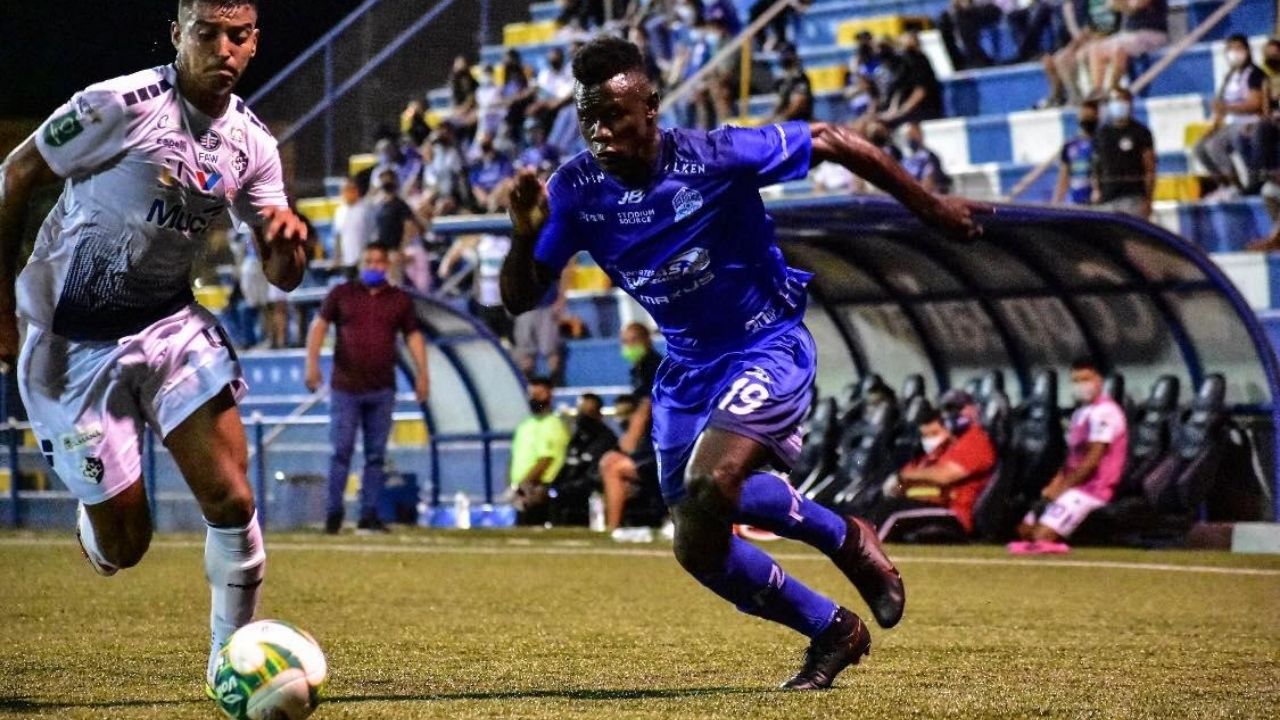 El extremo Osman Crisanto Lalín debutó de manera oficial con el Pérez Zeledón en la Liga de Costa Rica