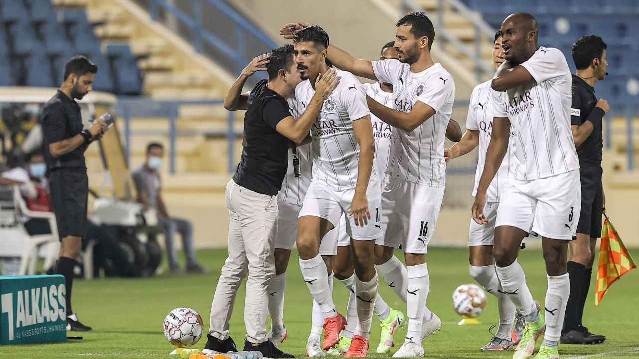 Jugadores del Al-Sadd comienzan a despedirse se Xavi Hernández