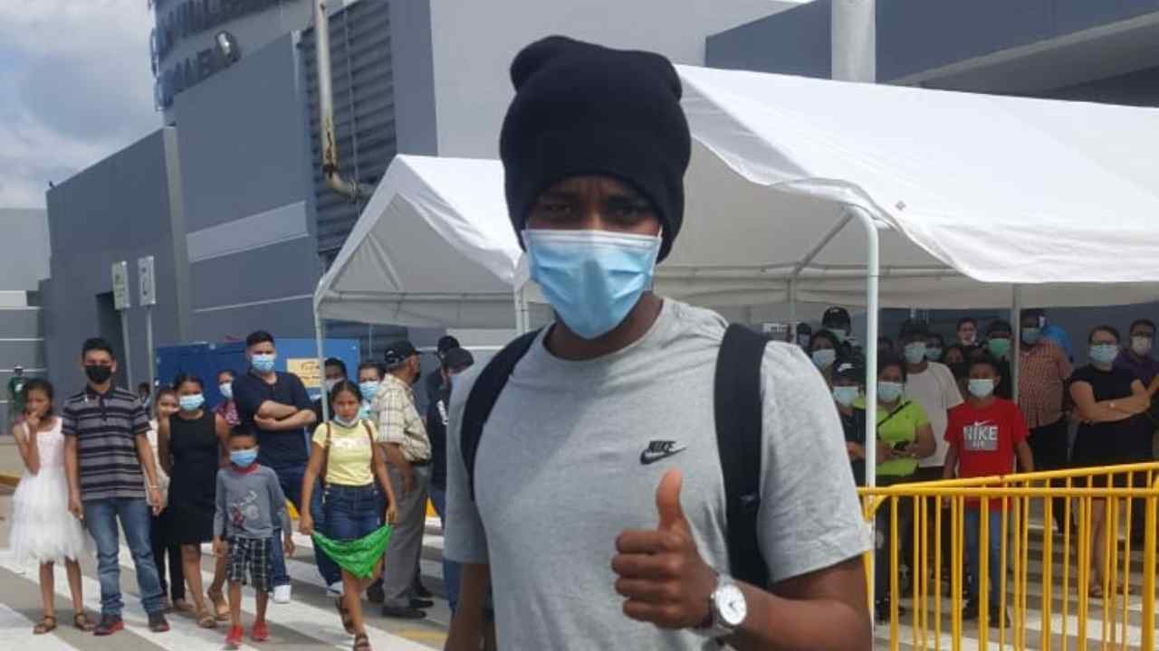 ¿Bryan Róchez llega lesionado a la Selección de Honduras?