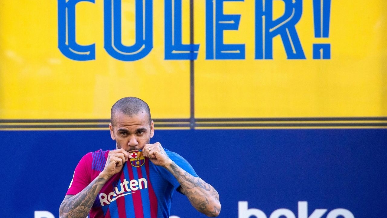 Dani Alves en su presentación con el Barcelona: 'El sueño ha dicho que no ha acabado'