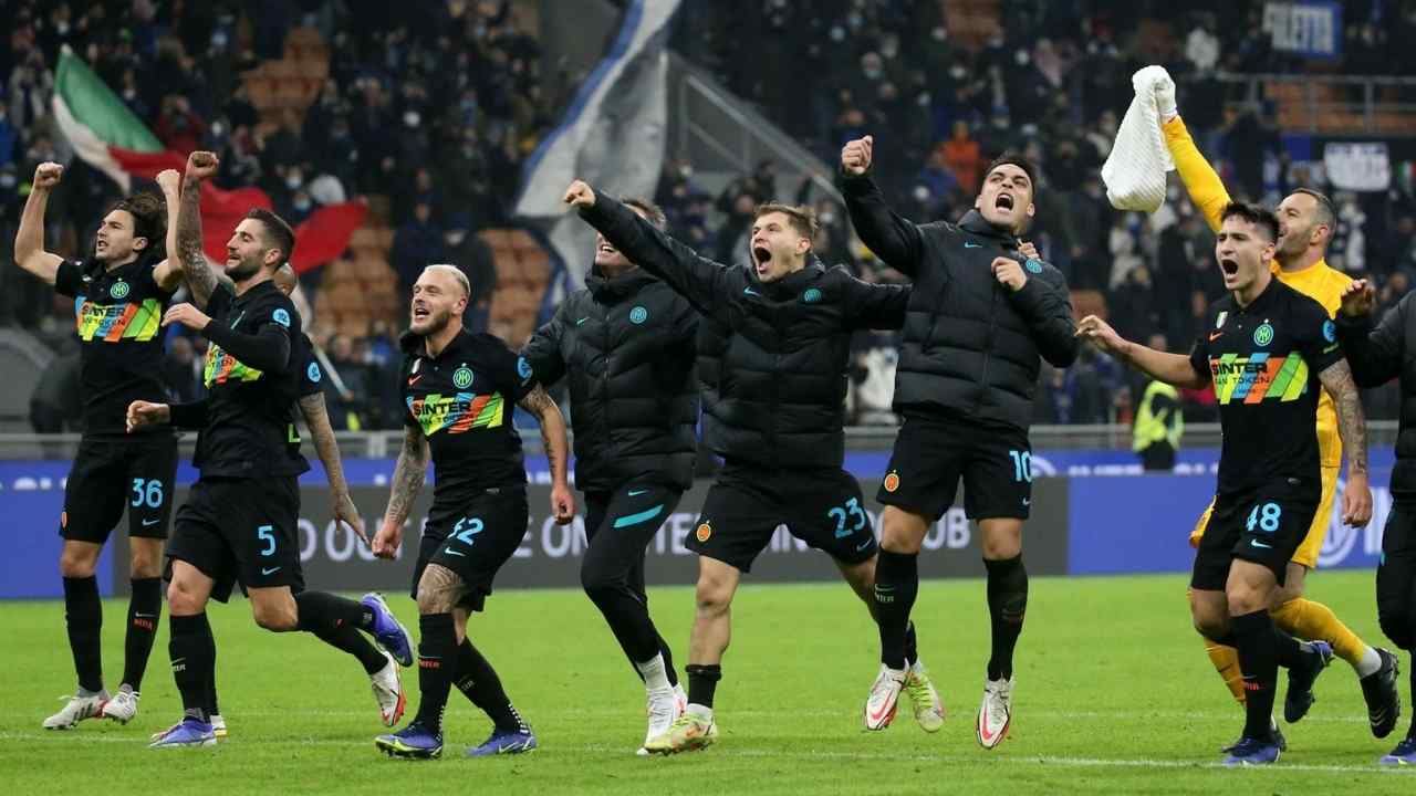 Inter acaba con el invicto de Napoli y enciende la Serie A