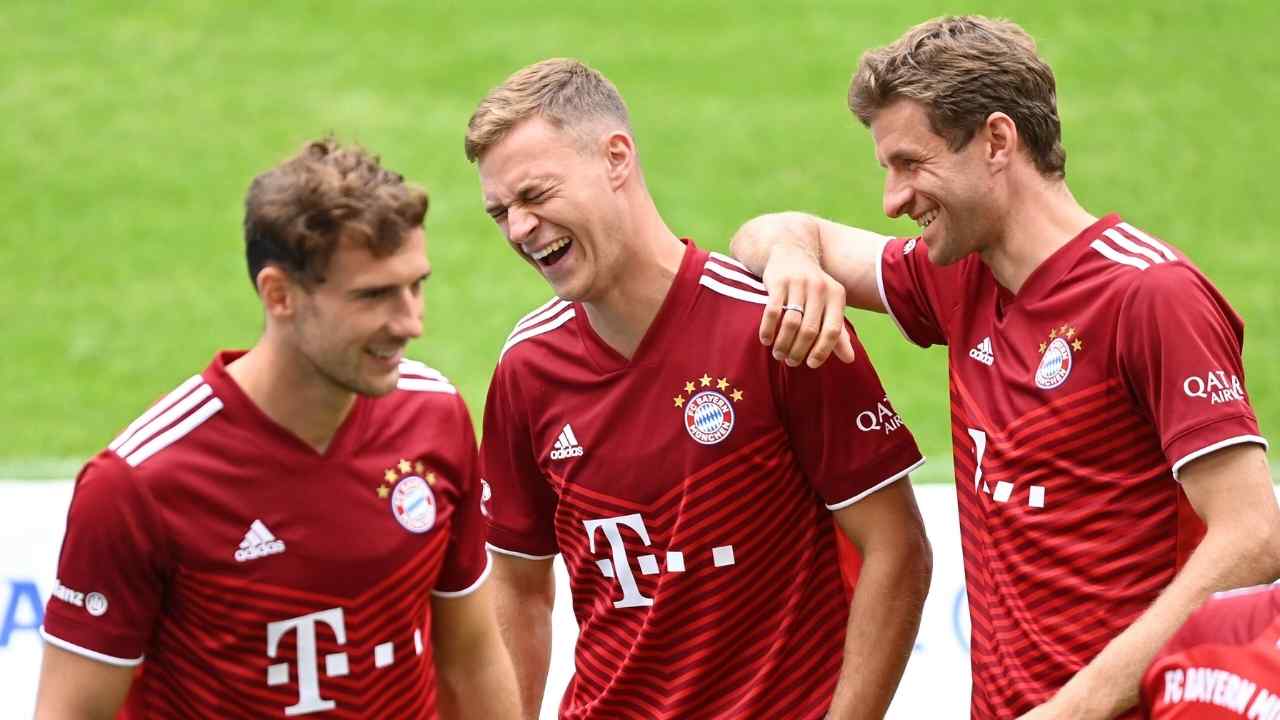Jugador de Bayern que se rehúsa a vacunarse da positivo por covid-19