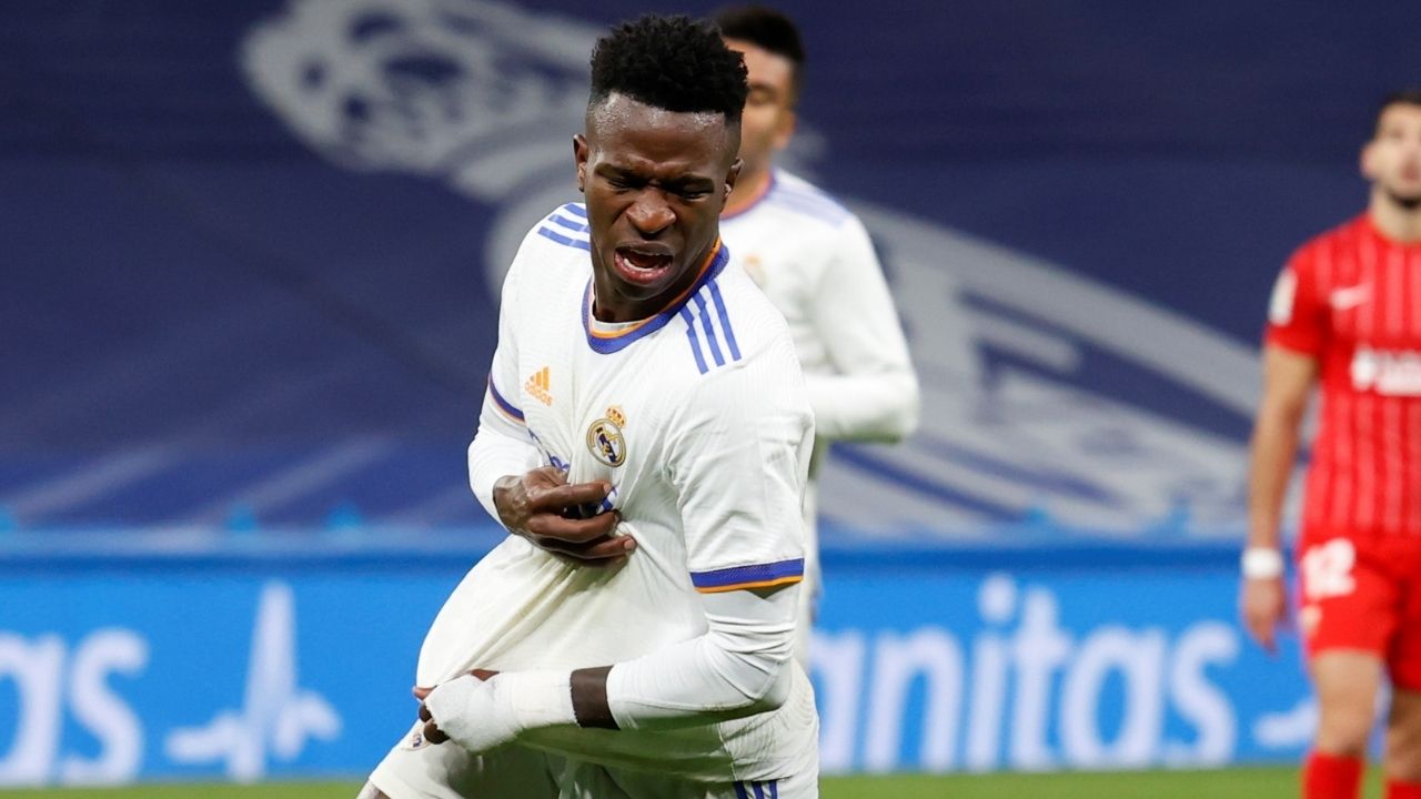 Con golazo de Vinicius, el Real Madrid derrota al Sevilla y se afianza como líder de LaLiga Española