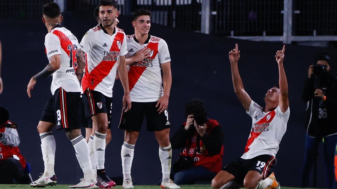 River Plate se coronó campeón de Argentina tras golear a Racing